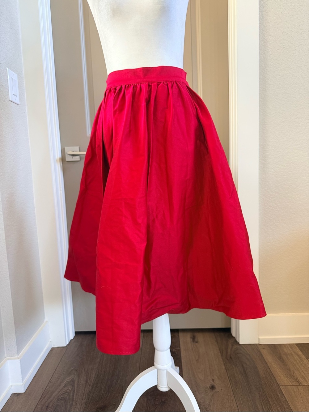 Vixen swing skirt red size Medium